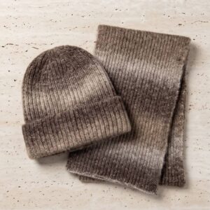 Conjunto de bufanda y gorro de lana
